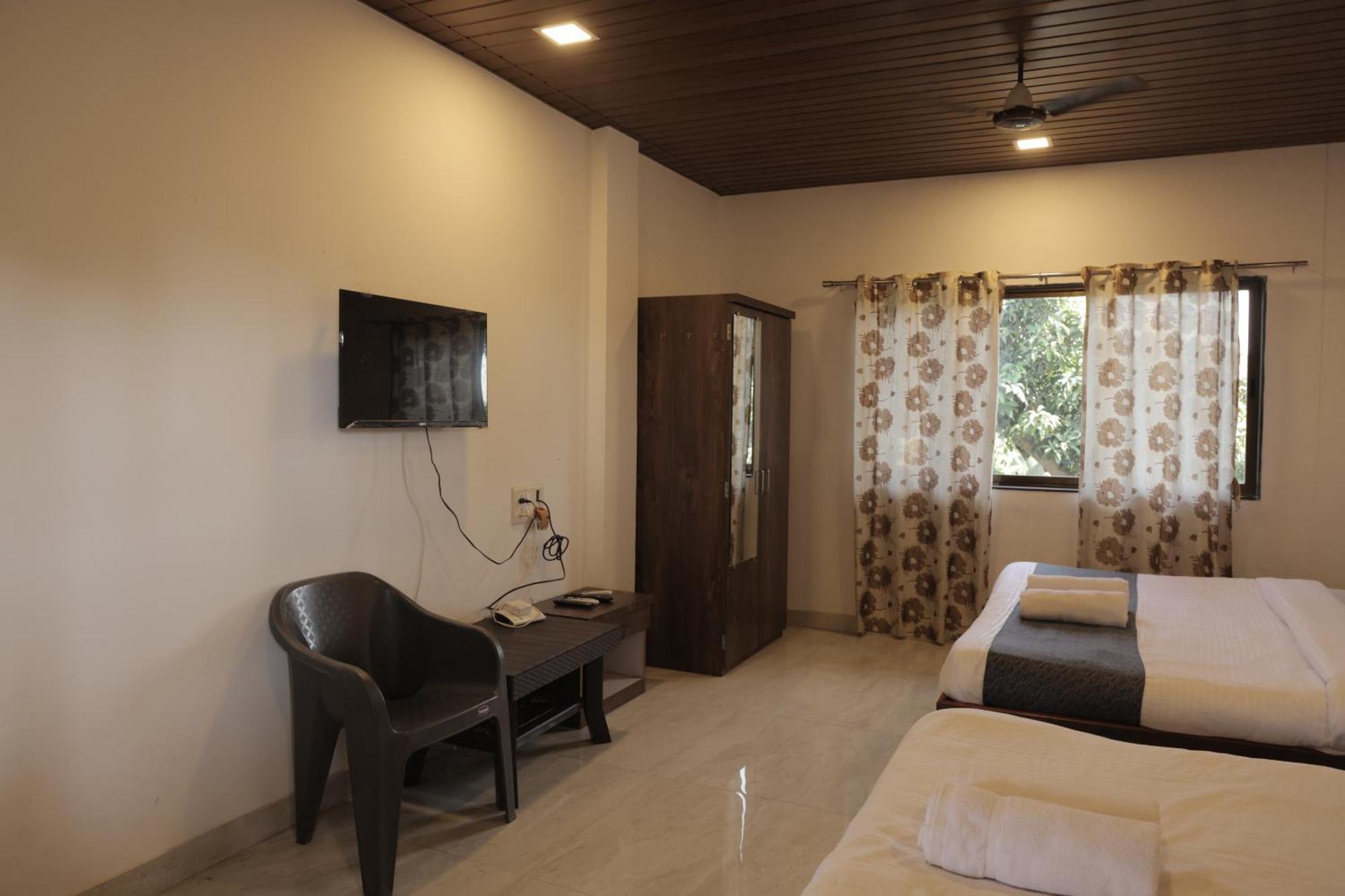 Anant Villa & Resorts Нагаон Екстериор снимка