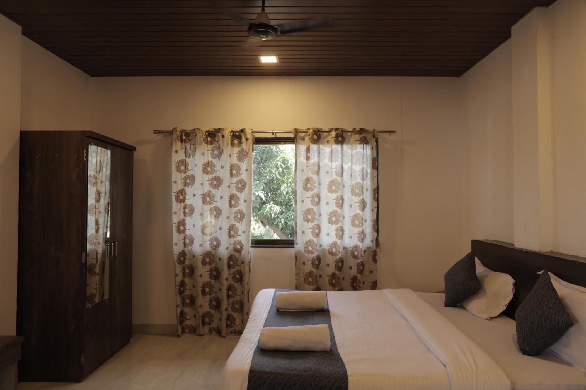 Anant Villa & Resorts Нагаон Екстериор снимка